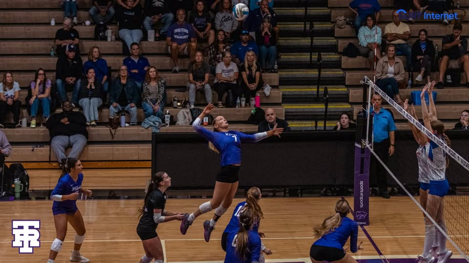 Three Rivers loses home volleyball match to Edwardsburg